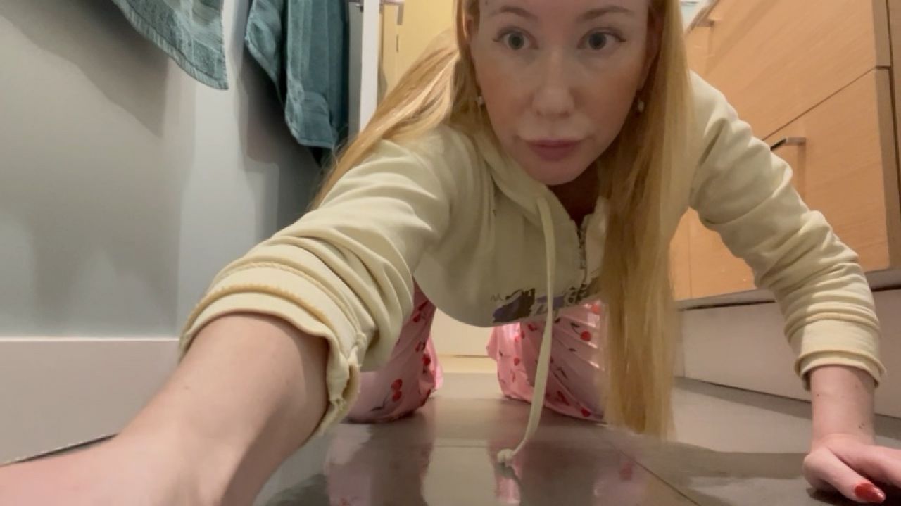 Help Me Clean My Floor