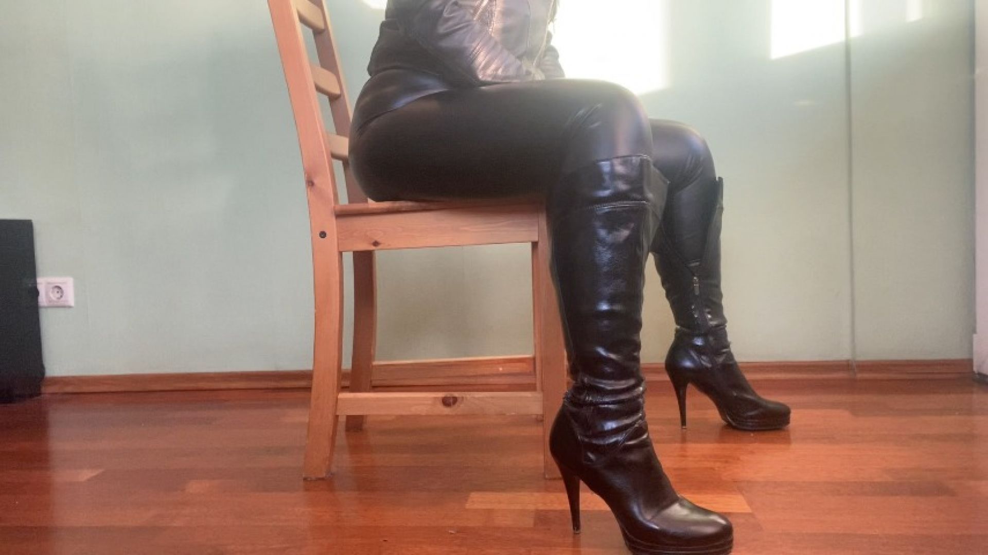 toe taping in boots