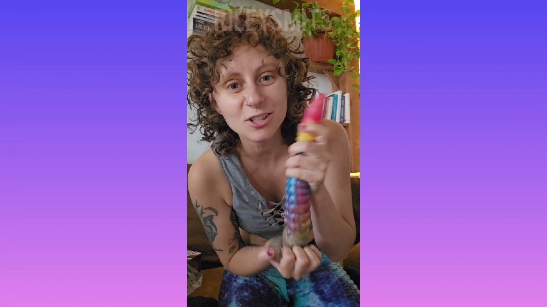 Unboxing my new dildo