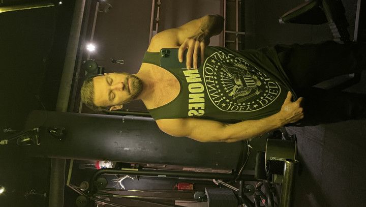 Chest and back pumping work out