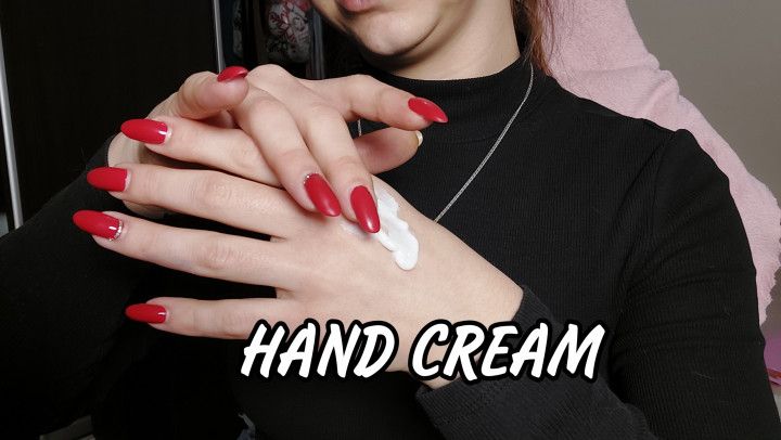 Hand Cream Moment