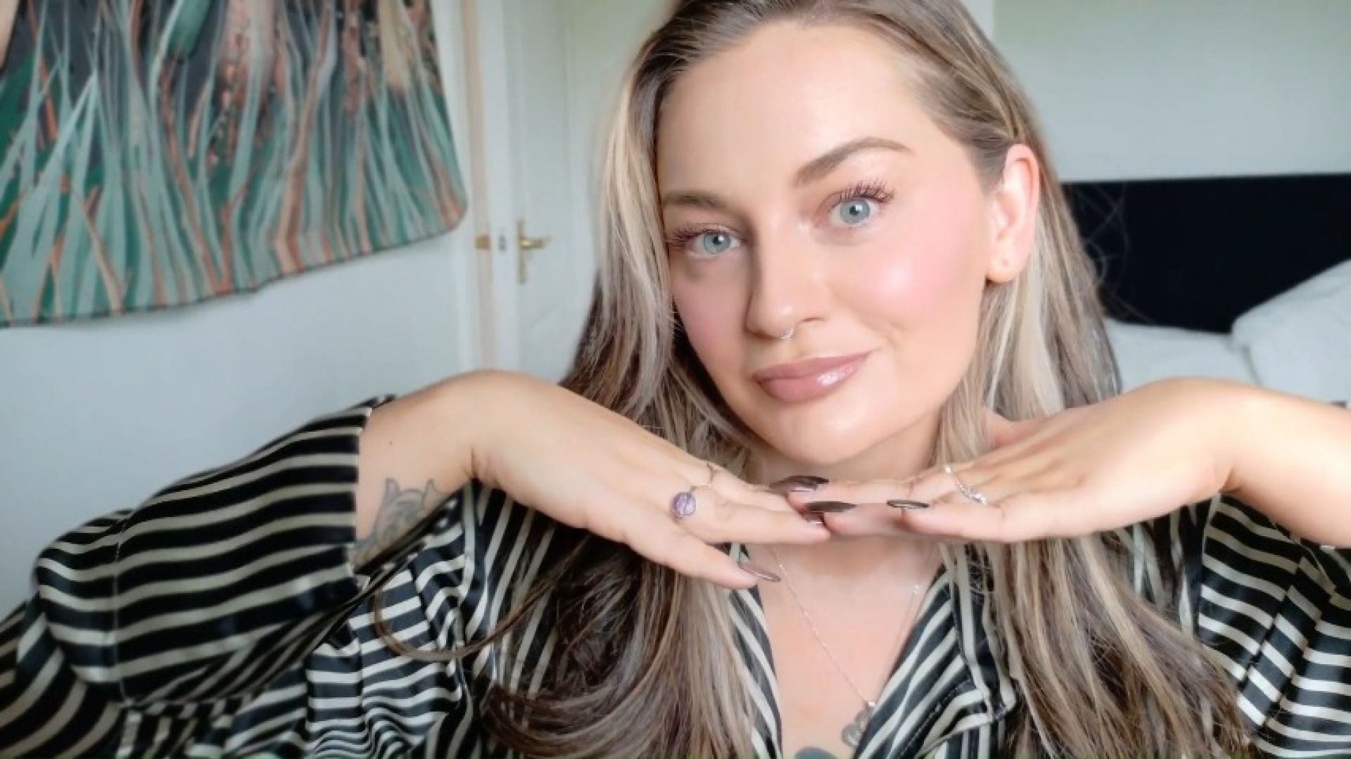 GRWM doing my makeup for a day of camming! SFW