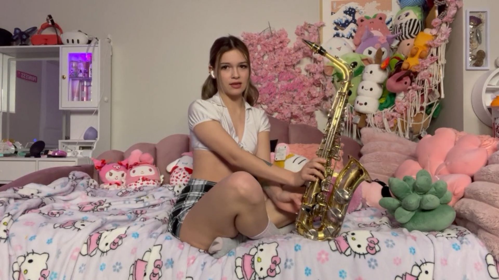 Lesbian has to fuck to pay step-moms bills