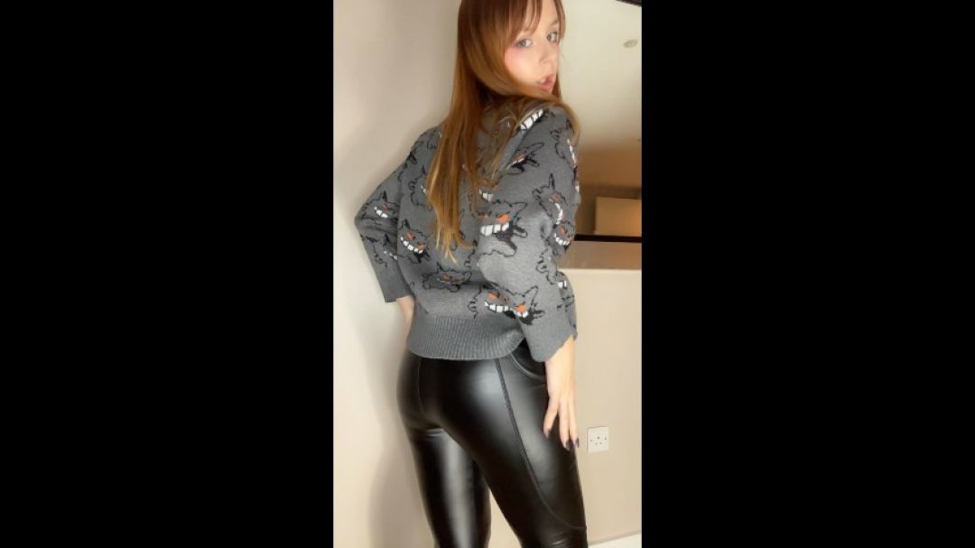 Leather Leggings will facesit &amp; headscissor you
