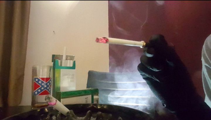 MY DIRTY ASHTRAY - VIRGINIA SLIMS - CIGARETTE HOLDER