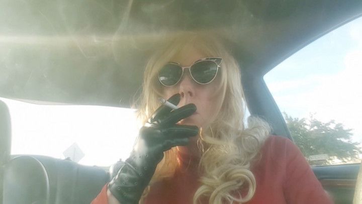 MATURE BLONDIE SMOKER DEVOURING VS120 SMOKING FETISH