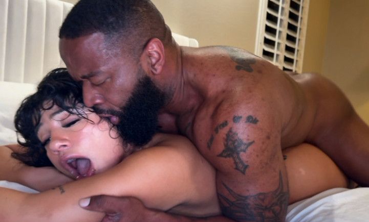 Kittykewpie pounded in hot tub avn fun