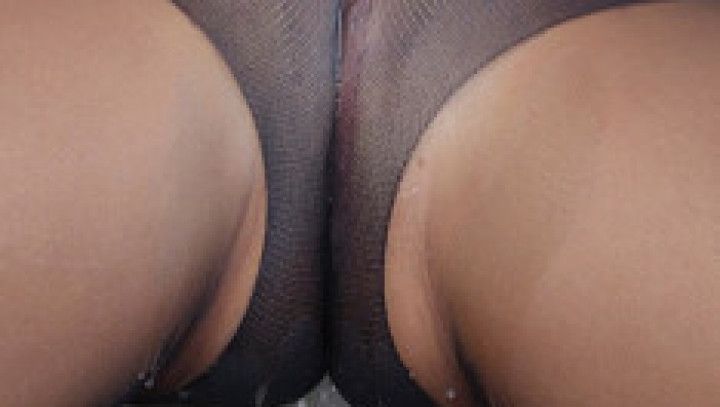 Squirting With Pantyhose On