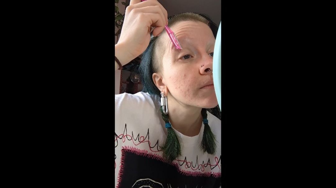 Shave my eyebrows with me