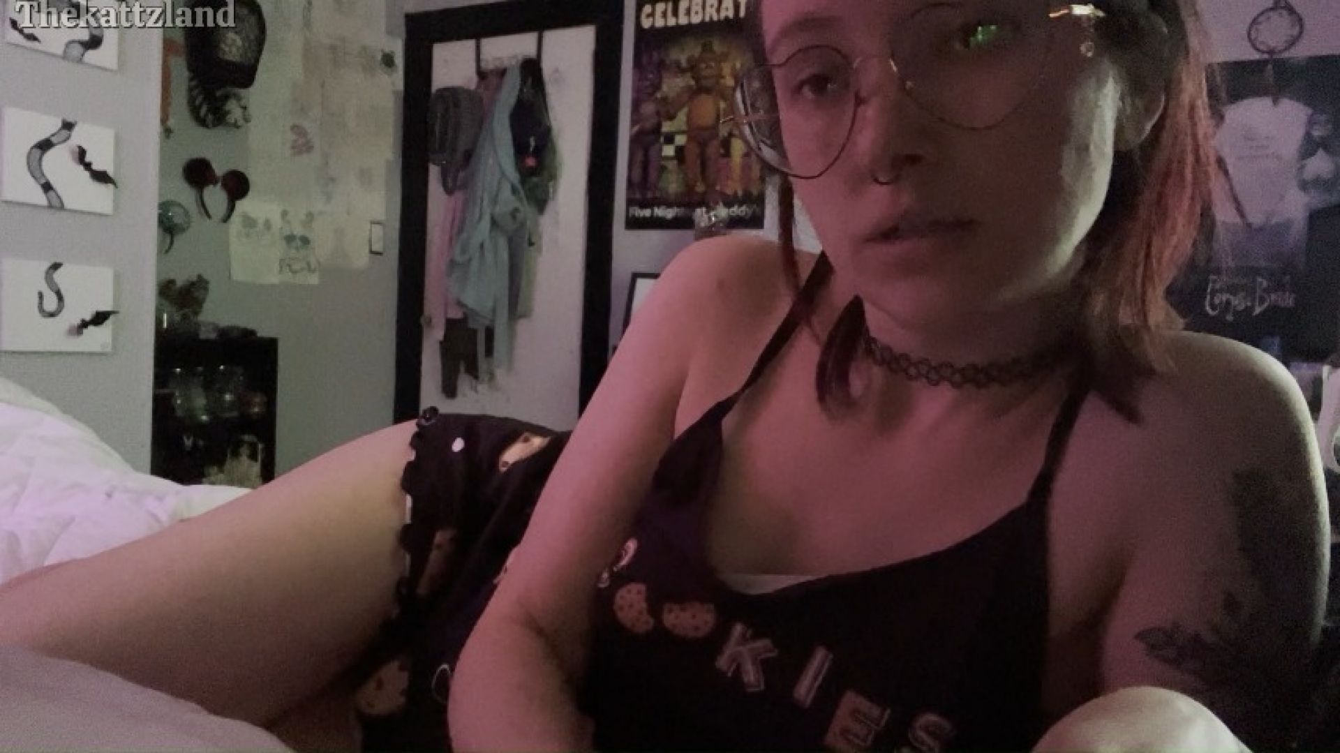 ASMR step-Mommie helps you feel better in many ways