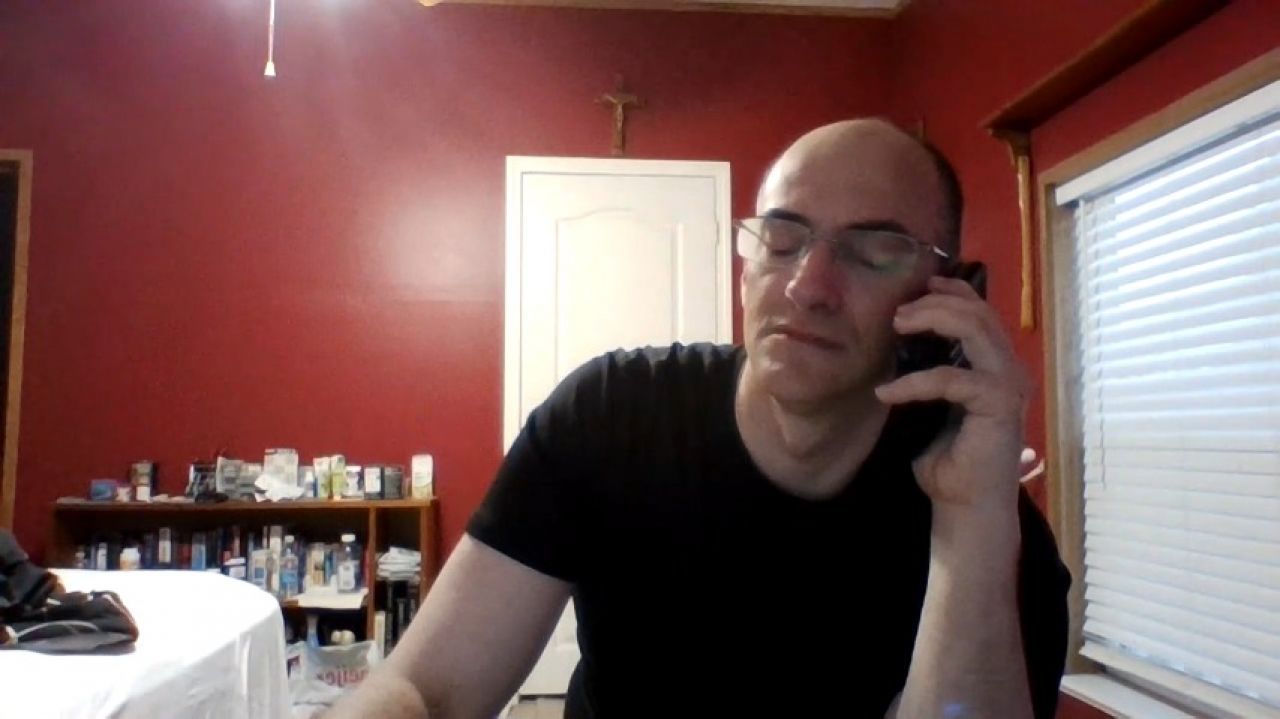 Pretending To Be On the Phone