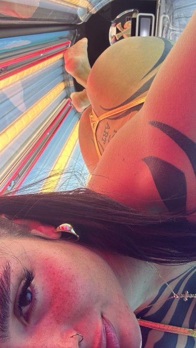 tattooed bae +18 solarium