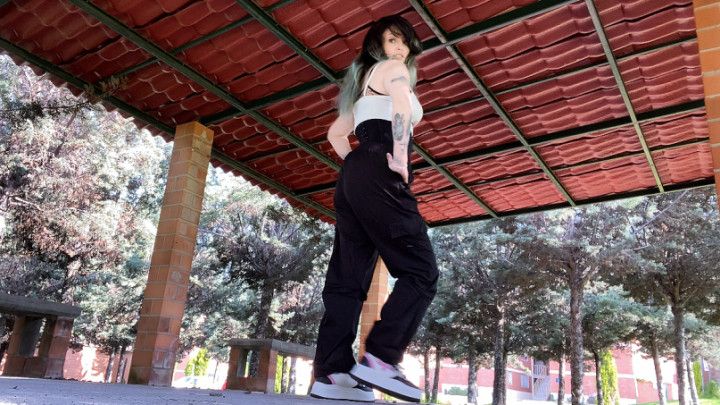 Comfy & Stunning? These Joggers Said Yes