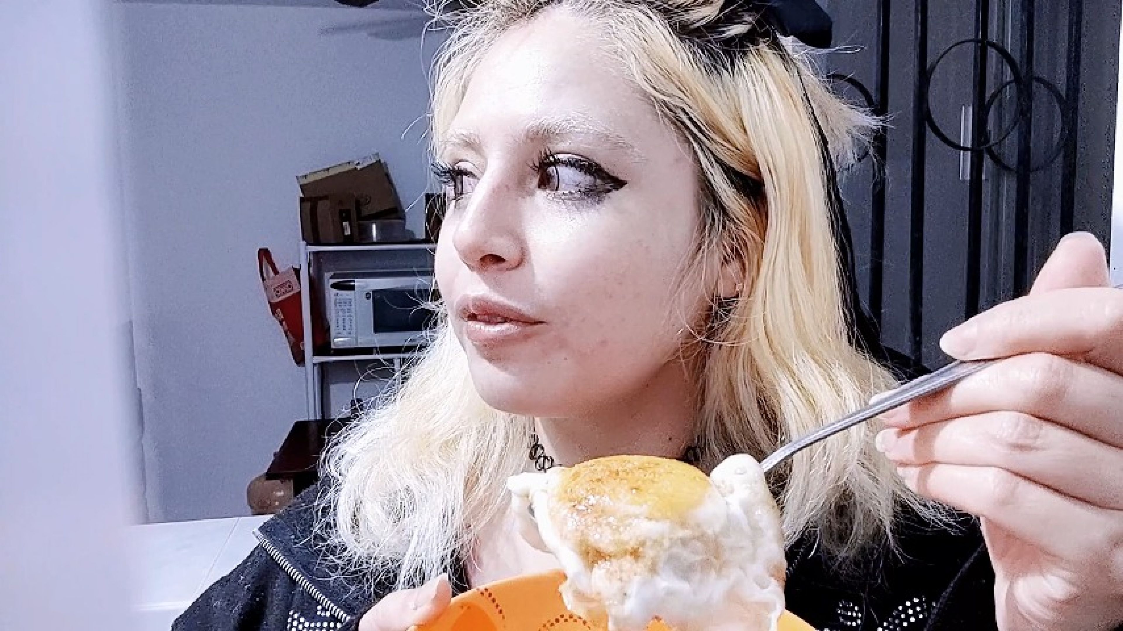 eating liquid yolk &amp; fried egg