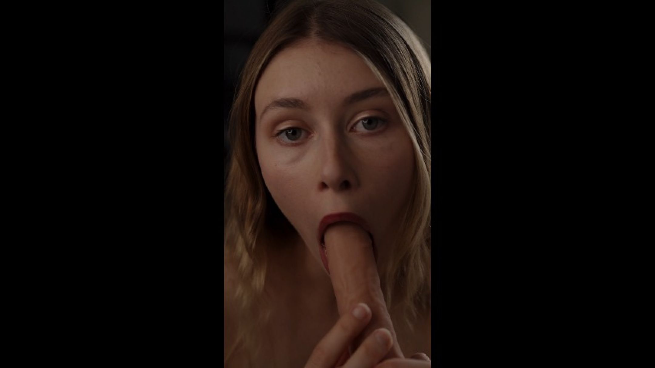 Princess Rae gives sensual upclose BJ