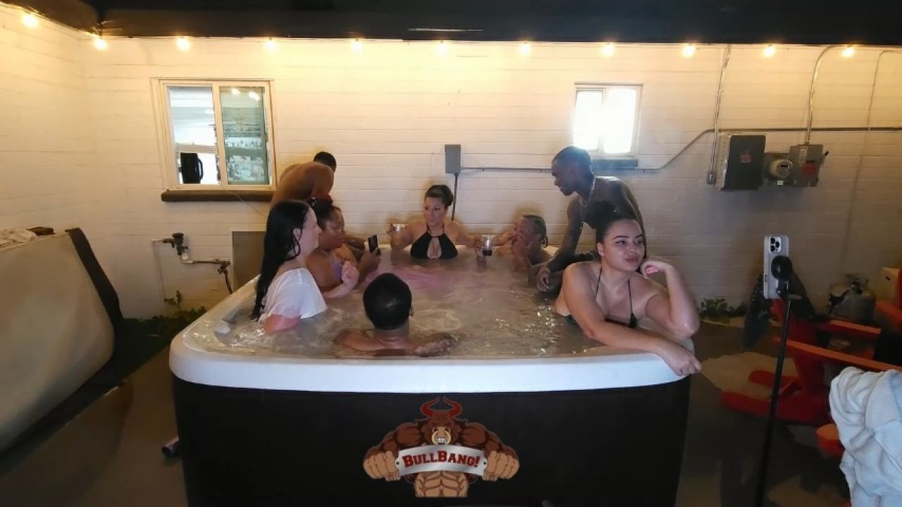 BULLBANG JACUZZIE KICKBACK