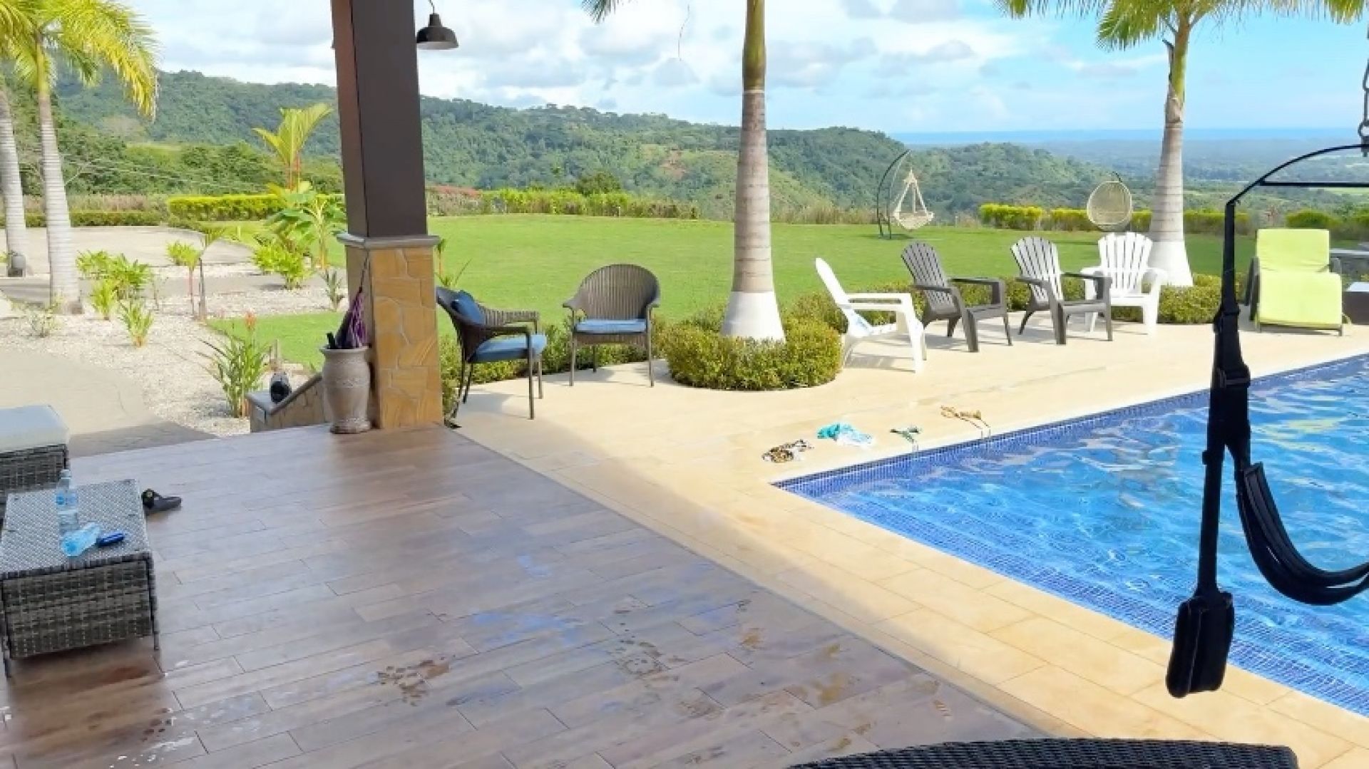 OUTDOOR SWINGER ORGY IN COSTA RICA 3 CUMSHOTS