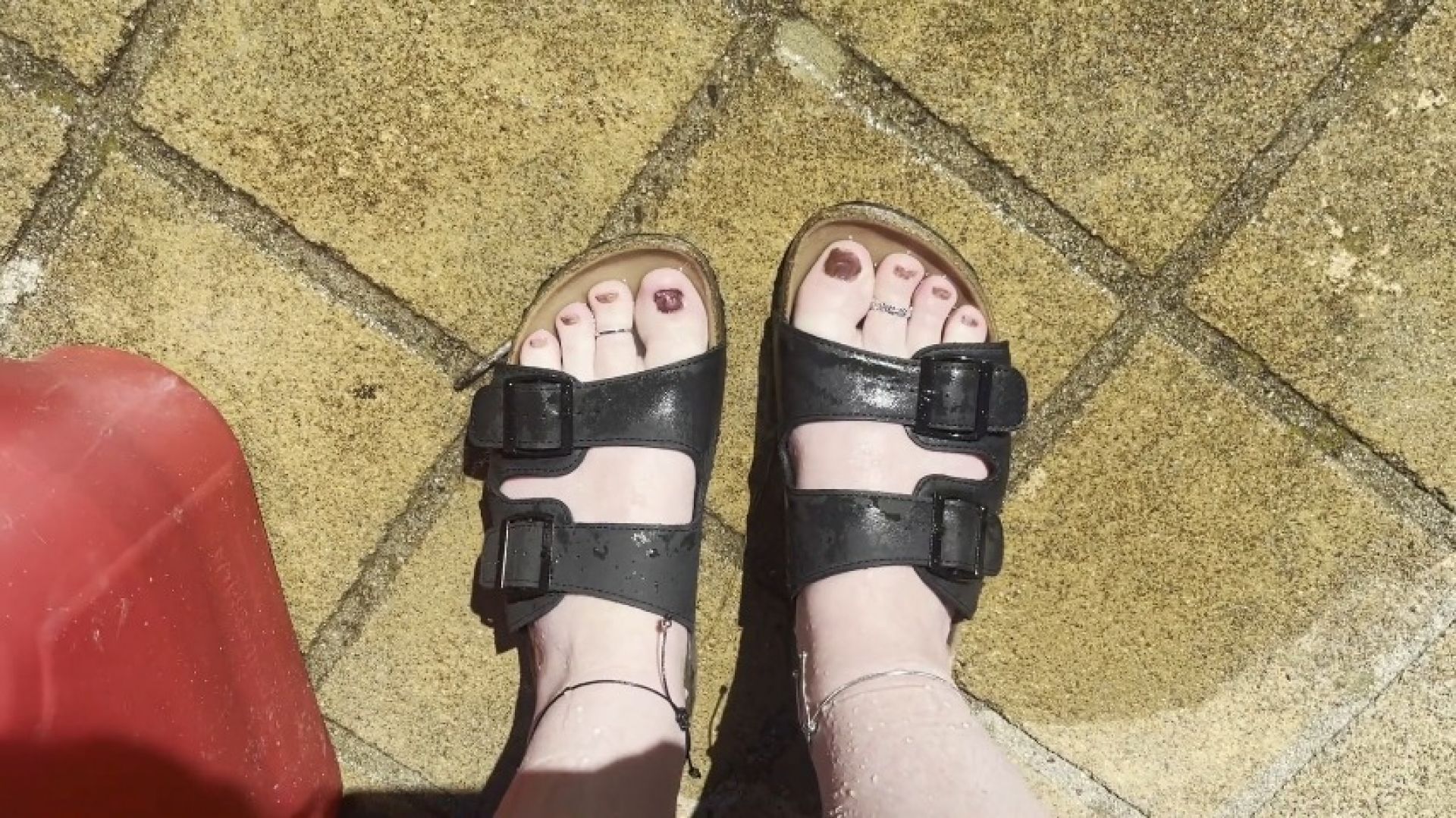 Feet Squelching in Sandals