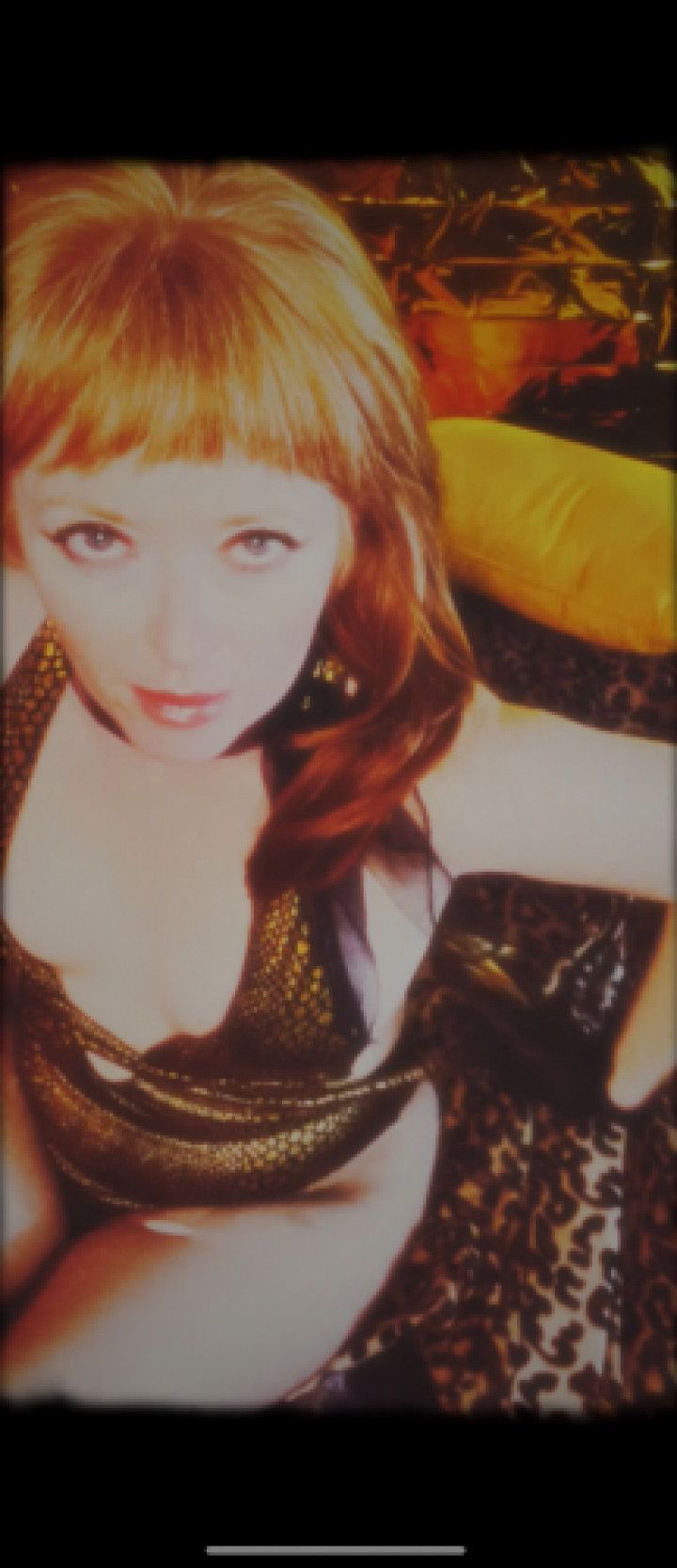 Redhead Uses a Pink Vibe on Her Pink Pussy