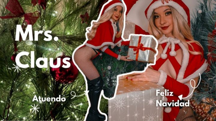 Mrs. Claus outfit made by me / Christmas 2025