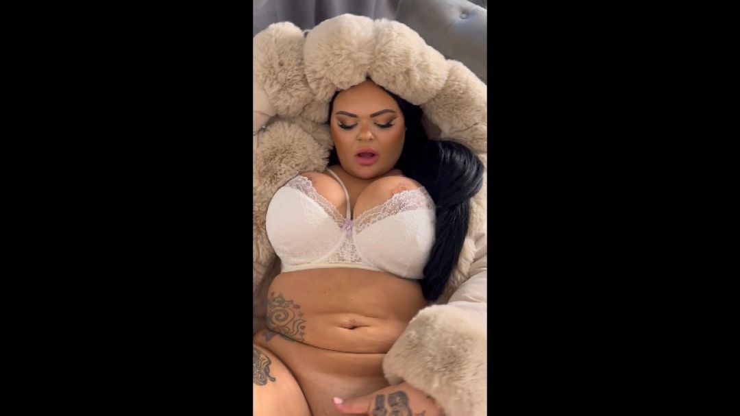 Fucked in fur *MANYVIDS EXCLUSIVE