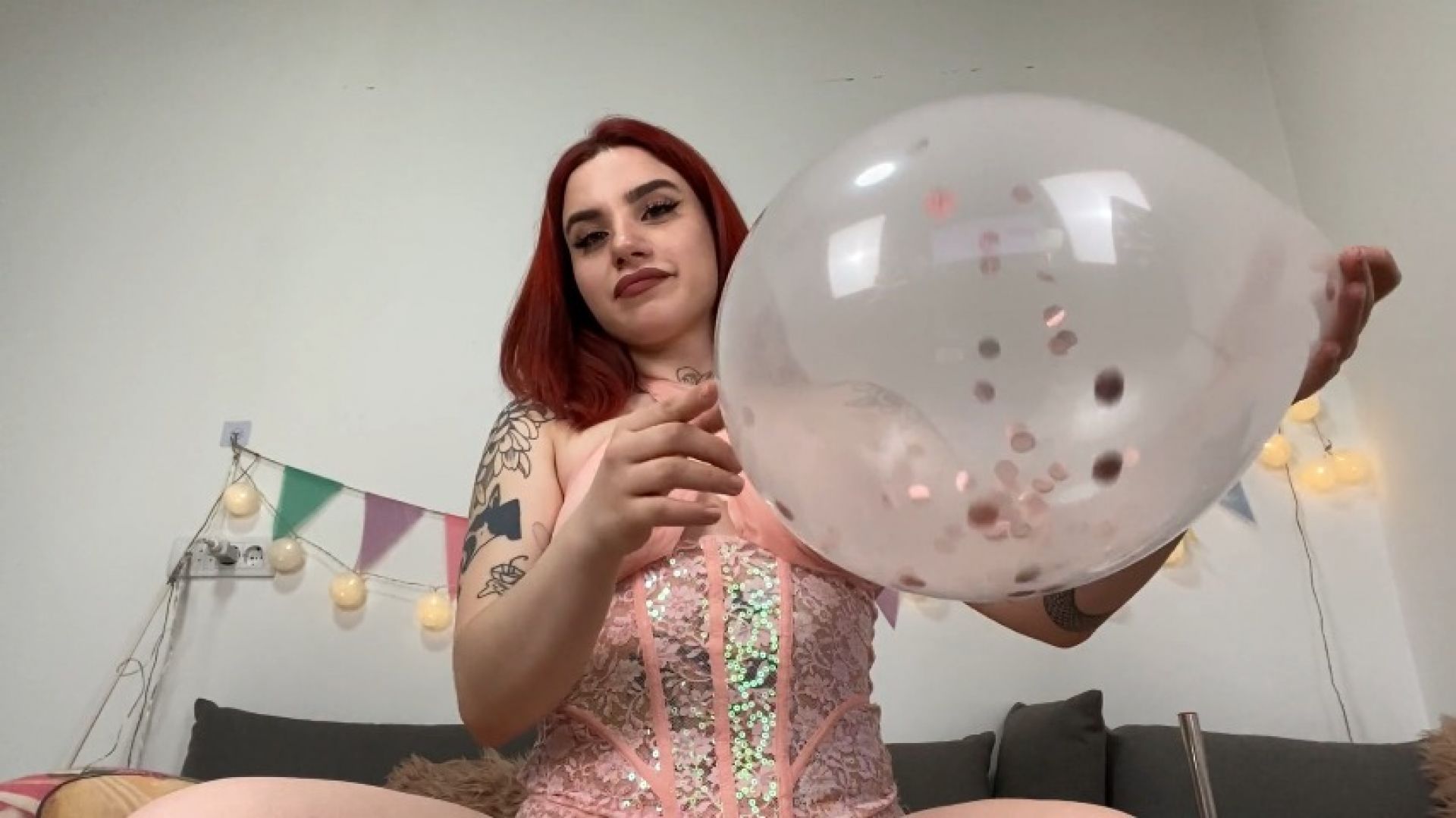 Confetti Balloon Blowing non pop