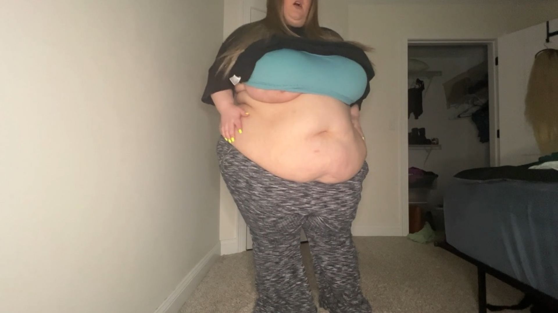 SSBBW Fast Food Dinner and Full Body Show