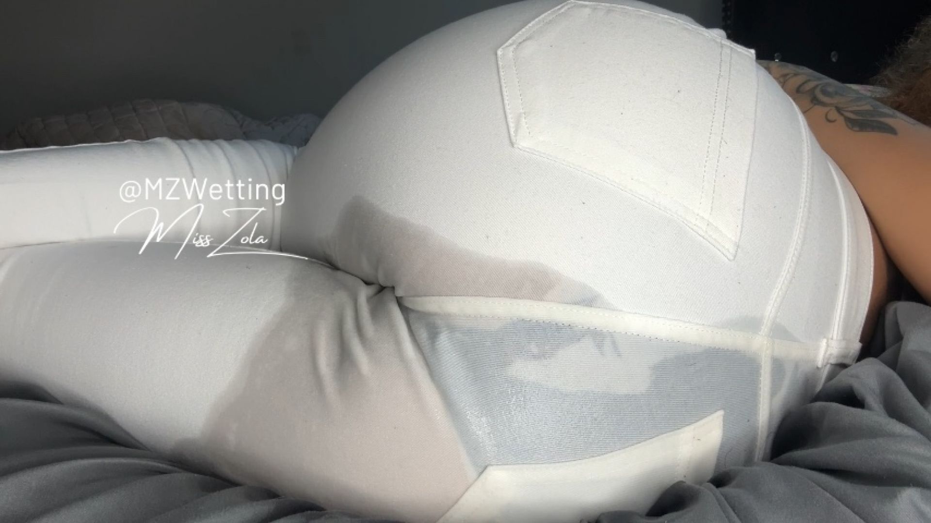 Zola Wets Her White Jeans in Bed