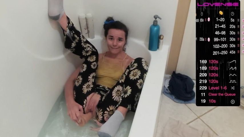 bath in clothes