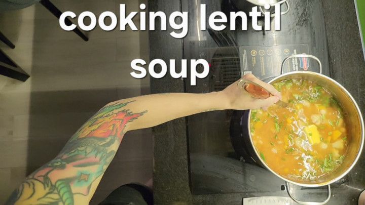 Cooking lentil soup