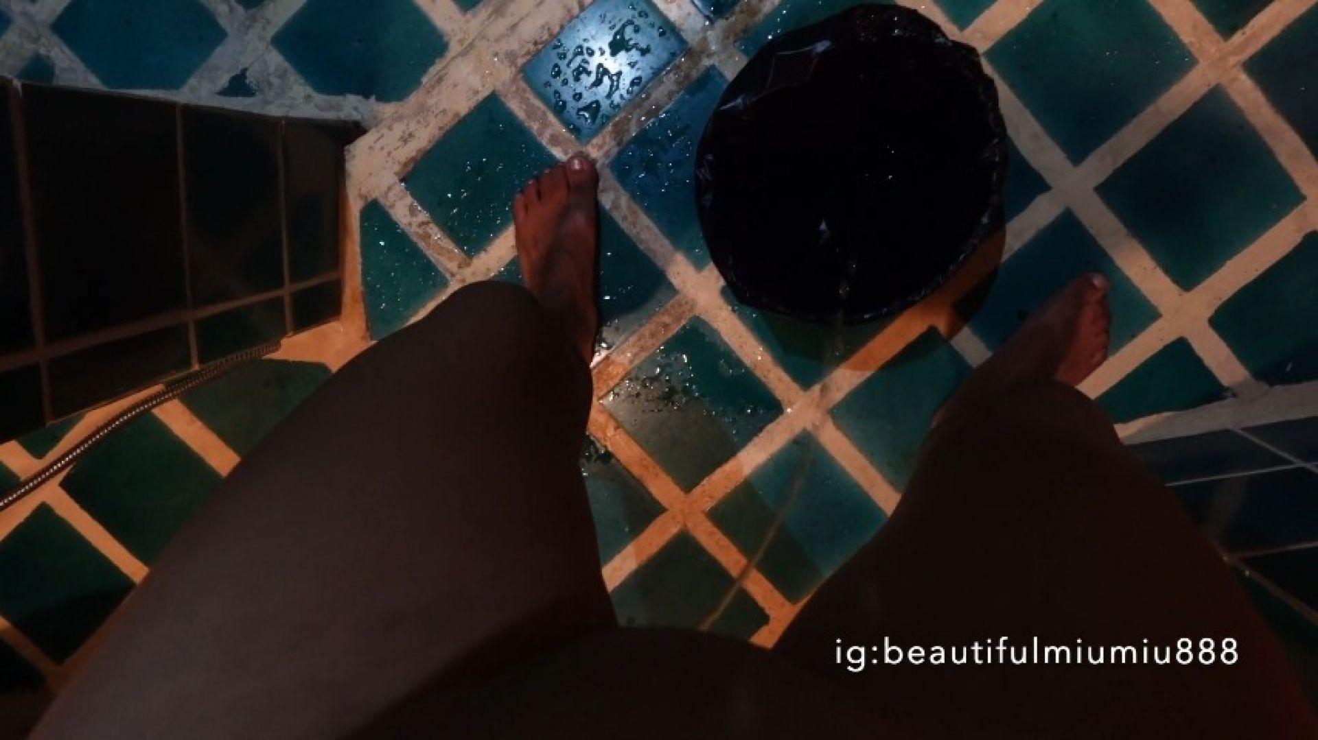 a quick pee in my dirty hostel bathroom trash bin pov