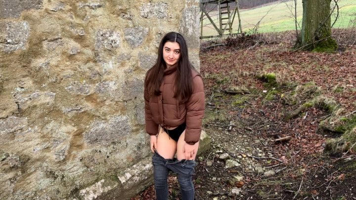 19yo Pissed behind the ruins