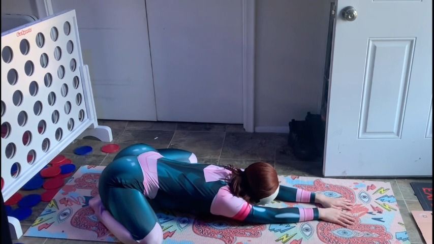 Uraraka does yoga