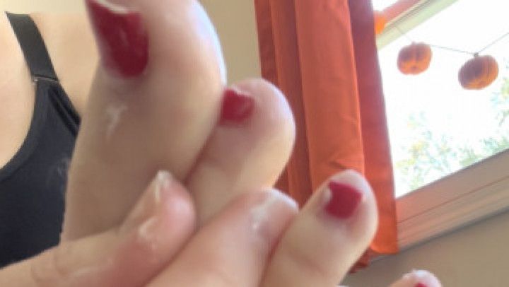 Dry foot ASMR and lotion up