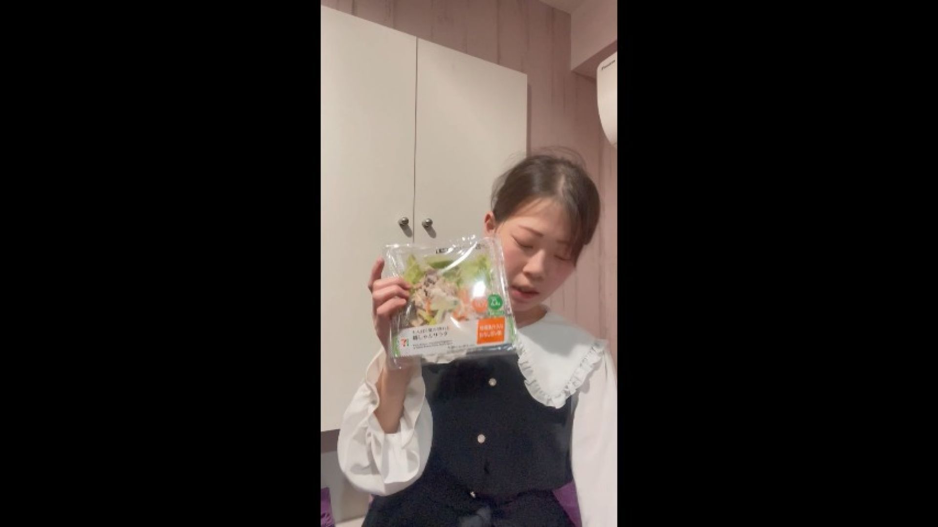 RIE eats salad