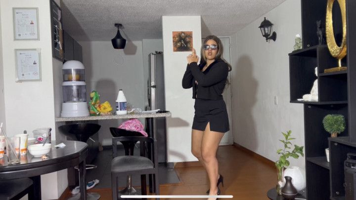 1080P VER This time this dick was too much for a sexy agent