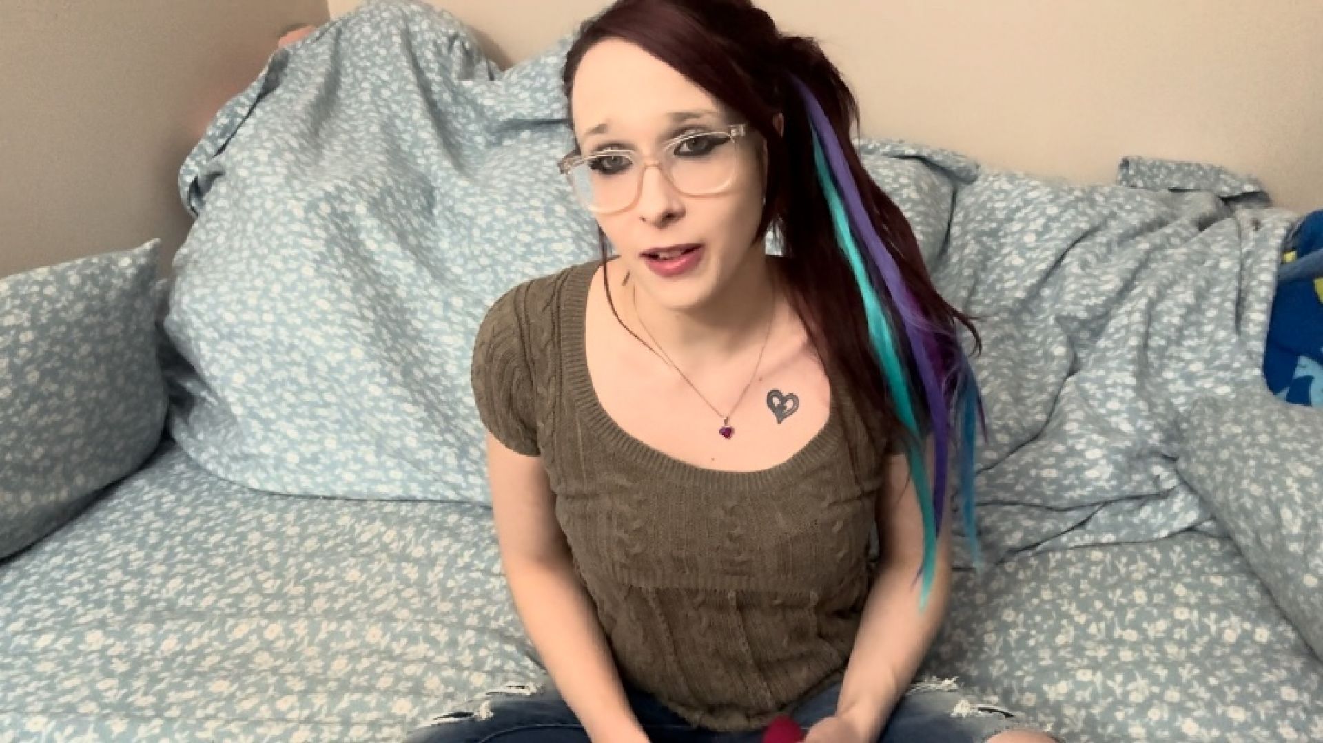 Twitch streamer turns cam girl roleplay