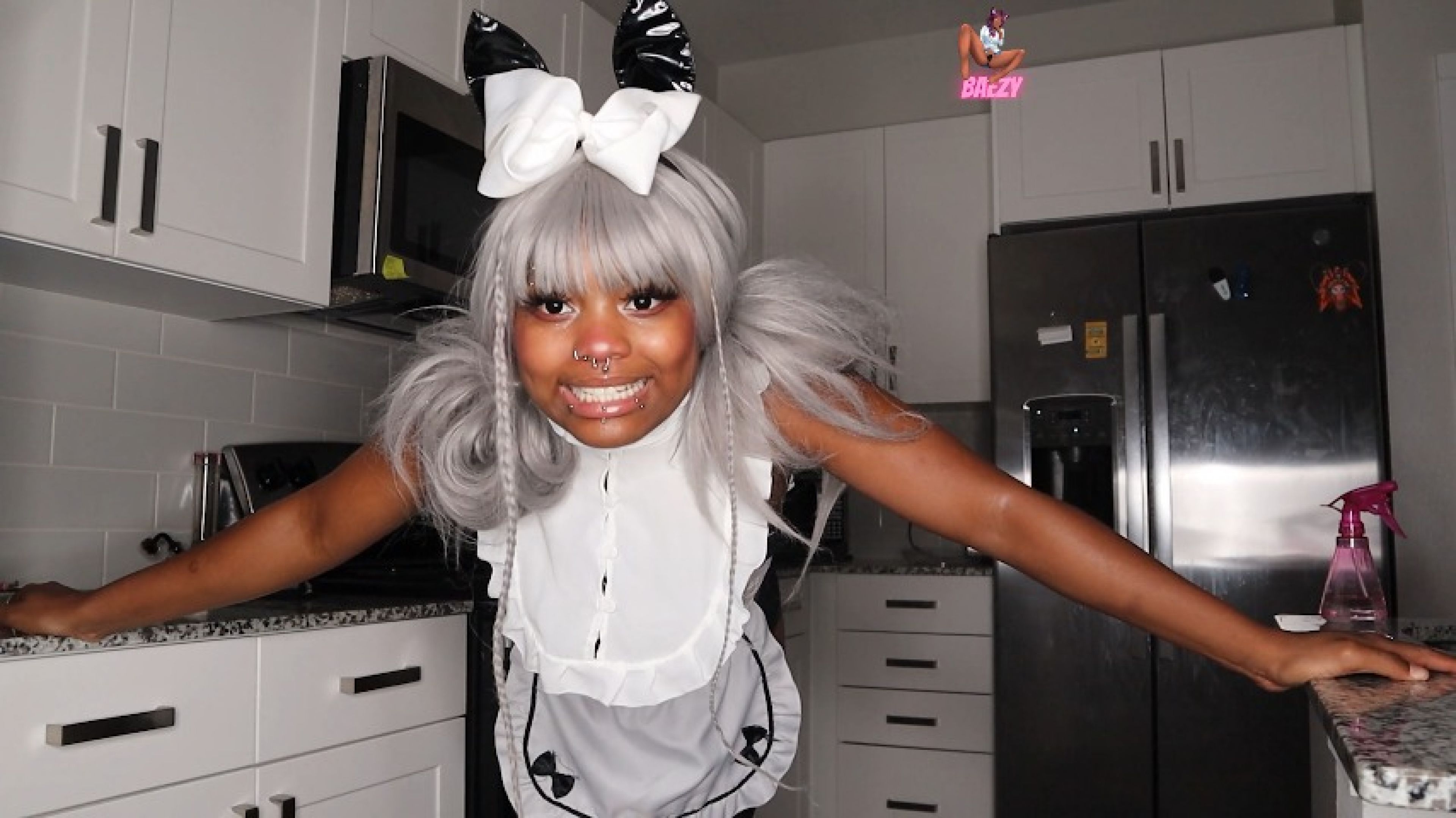 Bunny Maid humiliates her Client