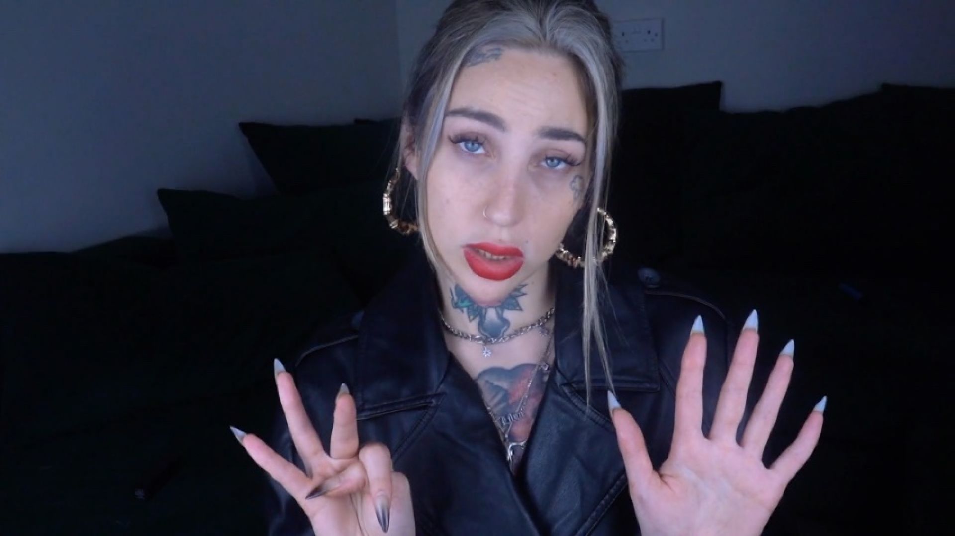 DONT BREAK EYE CONTACT LOSER... JOI WITH COUNTDOWN