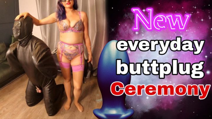 New Butt Plug: Ass Stretching my Slave