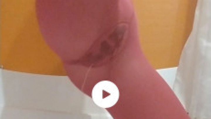 2 pee vids wearing pantyhose