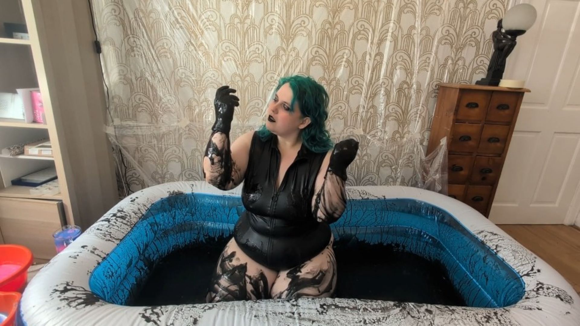 BBW sensually explores thick shiny gunge