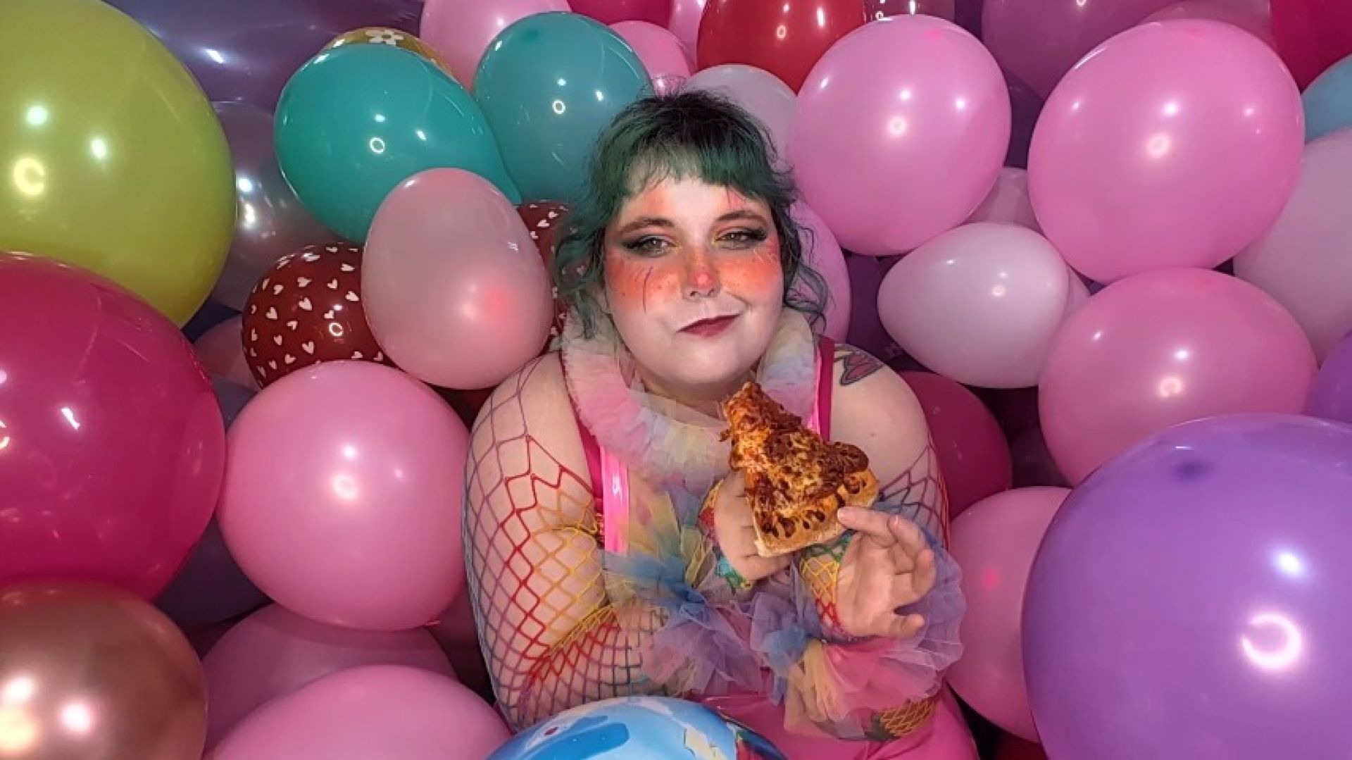 Clown bunny mini mukkbang