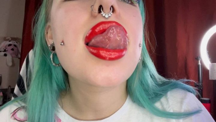 I paint my lips with red lipstick, drool, blowjob