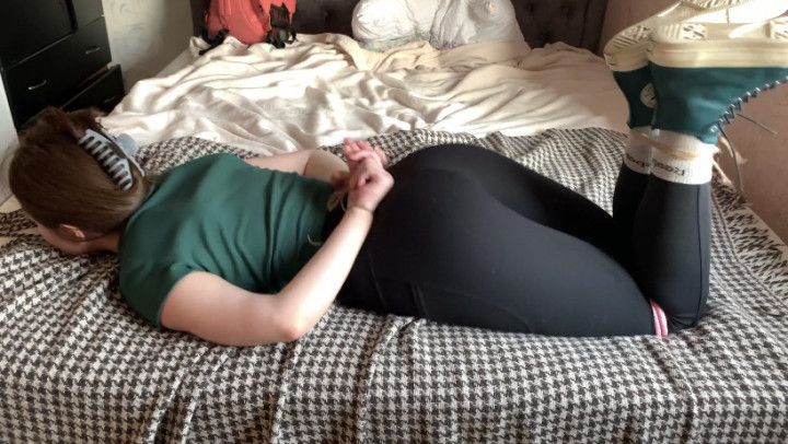 Tie me up and smell my sweaty butthole