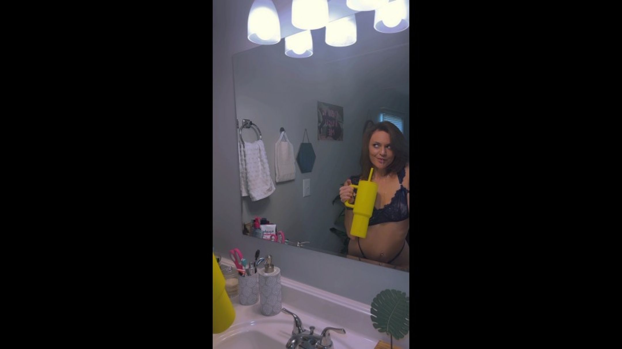 Blue Cottage Set - Hip Swaying Thirsty