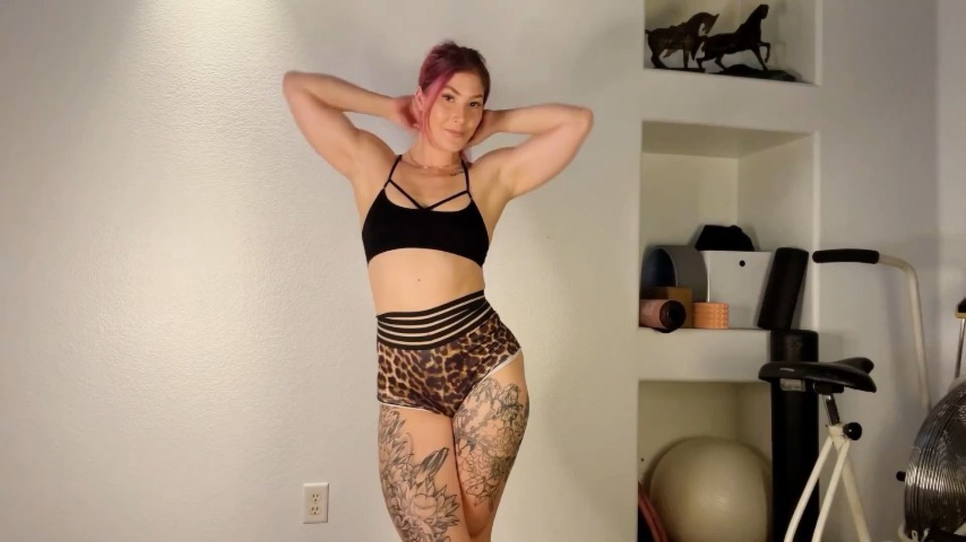 Strip-workout with Stella