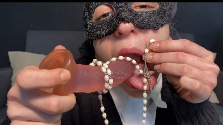 I SUCK,FUCK PUSSY&ASS WITH THE CRUCIFIX