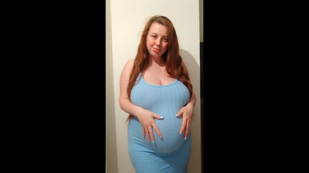 Striptease at 9months pregnant