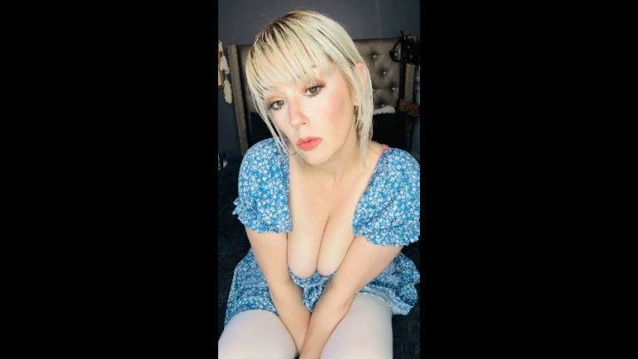 Step-Mommy Introduces You to Her Retro Hole